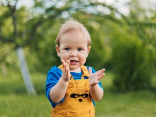 kiedy dziecko zaczyna mówić