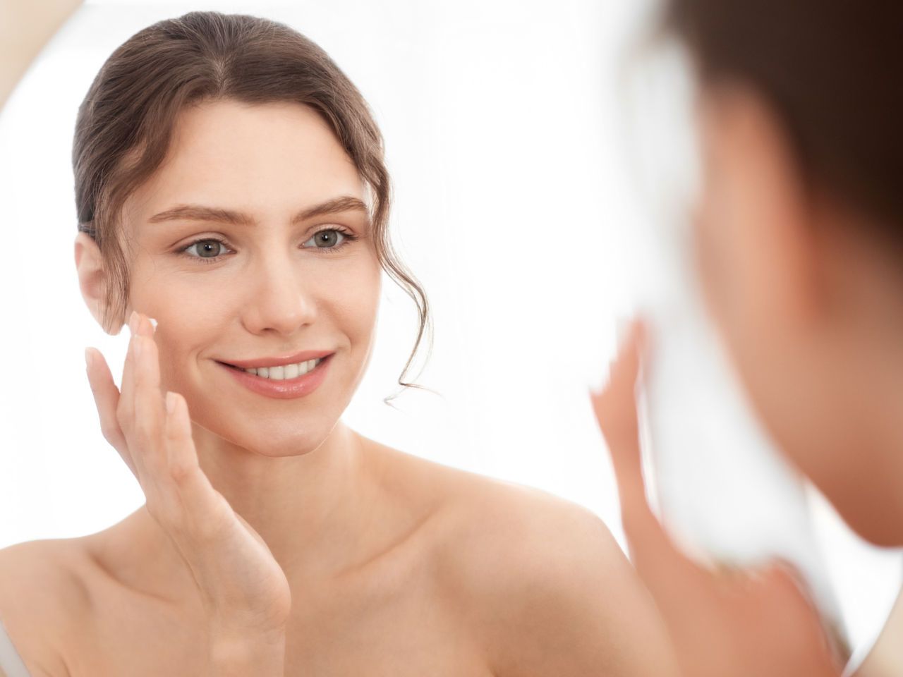 Co to jest DMAE na skórę? Jakie skutki uboczne? Świat kosmetyków