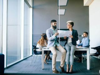 Business casual męski, czyli jak się ubrać do pracy