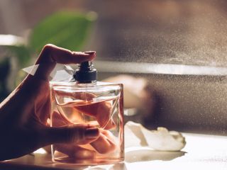 Jakie perfumy z ogonem wybrać? Przegląd zapachów z ogonem