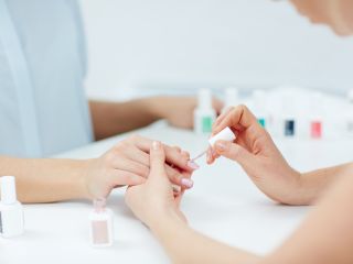 Jaka baza witaminowa do paznokci? Ranking polecanych baz witaminowych
