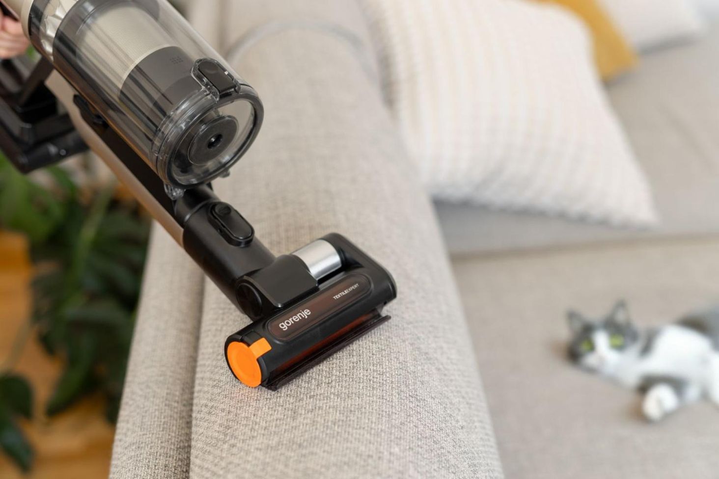 Пилосос Gorenje: Міні-турбощітка