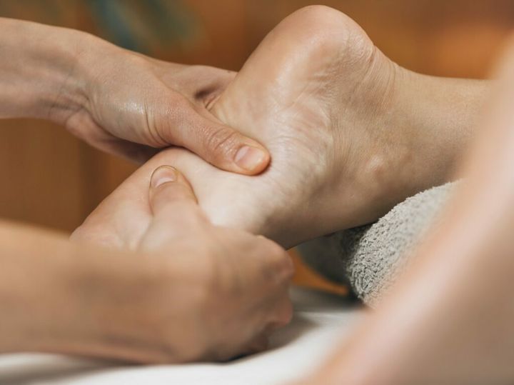 jak wykonać masaż stóp