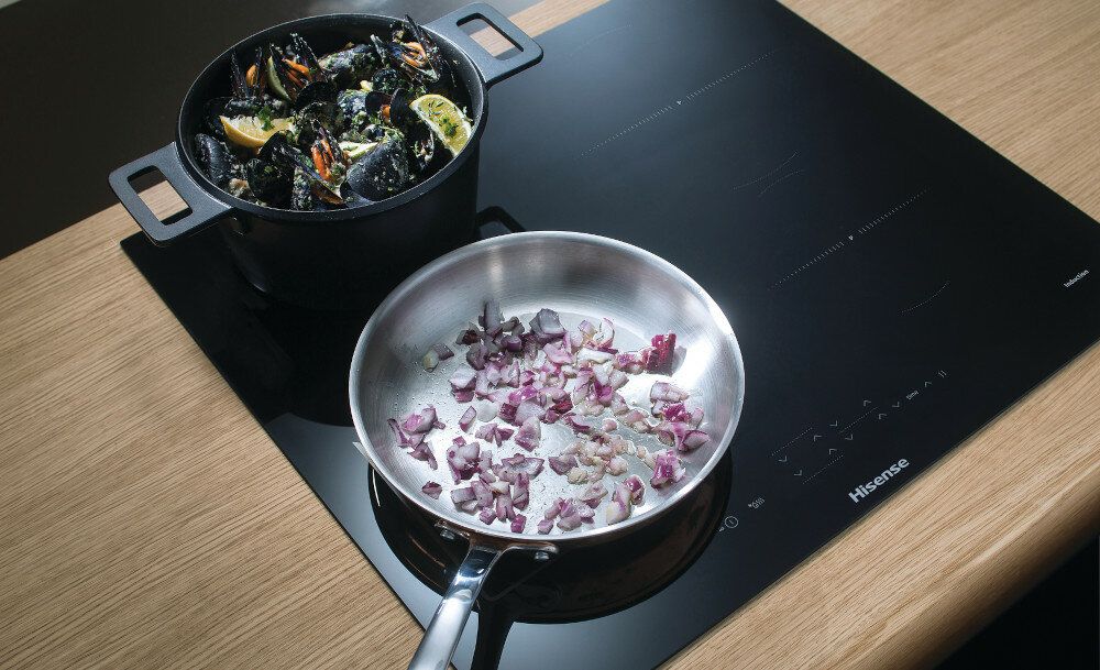 Hisense I6433CB et repas