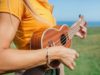 Jak grać na ukulele?