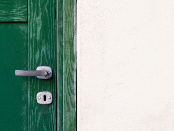 Czym pomalować drzwi laminowane?