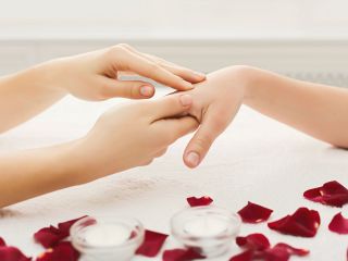 Jak wykonać manicure japoński?