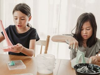 Jak zrobić slime w domu? Instrukcja