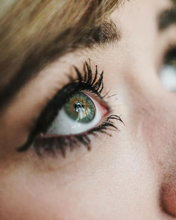 jak wybrać idealny eyeliner do codziennego makijażu