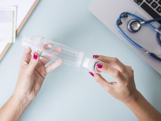 Nebulizator a inhalator – czym się różnią?