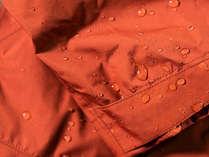 Waterpoof jacket in detail