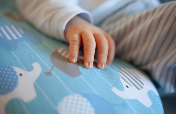 Detail of the fingers of a newborn, especially the nails
