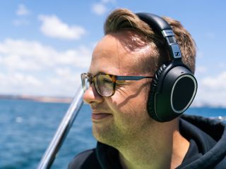 Zabrałem na wakacje Sennheiser PXC 550, aby sprawdzić czy to najlepsze bezprzewodowe słuchawki w swojej klasie z ANC [test]