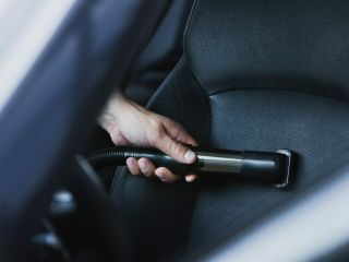 mały odkurzacz piorący do tapicerki