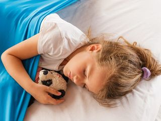 Zdrowy sen twojego 3-latka: wybierz materac dopasowany do jego potrzeb