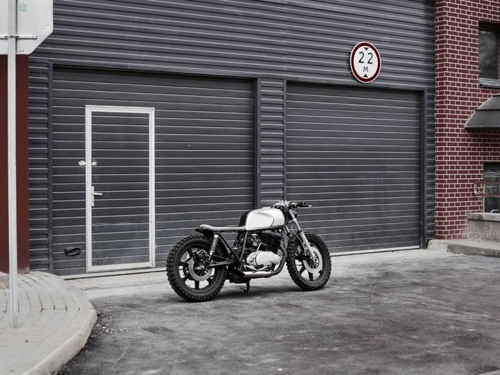 garaż na motocykl
