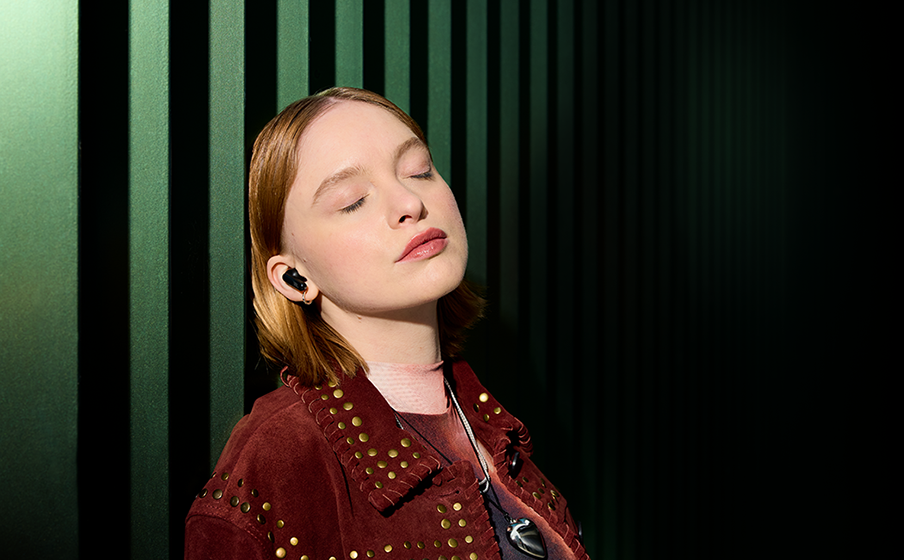 JBL Live Beam 3 lifestyle 1