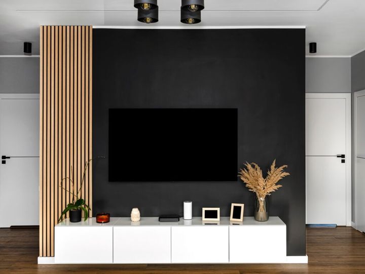 lamele na ścianie tv
