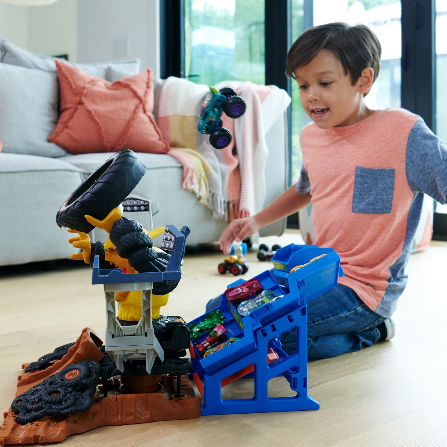 Hot Wheels Monster Trucks Arena Smashers  4