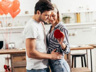 Prezent dla pary do 50 zł – jaki prezent dla pary do 50 zł wybrać?