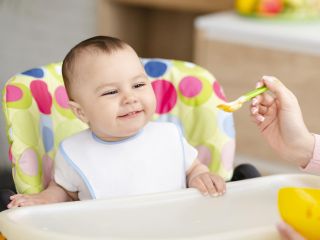 Pierwsza łyżeczka dla niemowlaka – jaką wybrać?