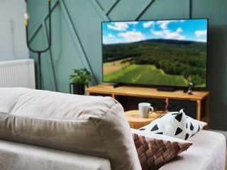 Telewizory 4K UHD czy 8K UHD – który wybrać? 