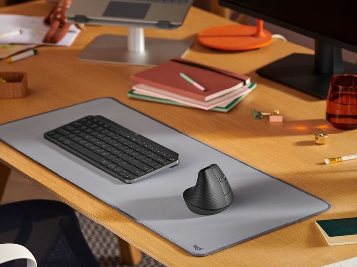 logitech