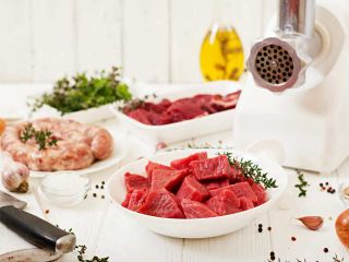 Dieta karniwora. Co to jest? Wady, efekty i zasady
