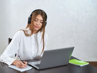 Wybieramy słuchawki z mikrofonem do Microsoft Teams