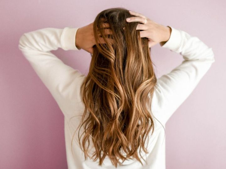 Świadoma pielęgnacja włosów – co to oznacza? Jak dbać o włosy?