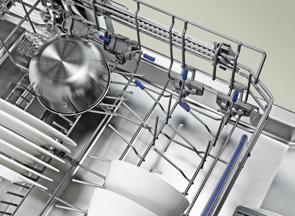 Посудомийна машина серії iQ500 SN85EX11CE Комфорт під час завантаження