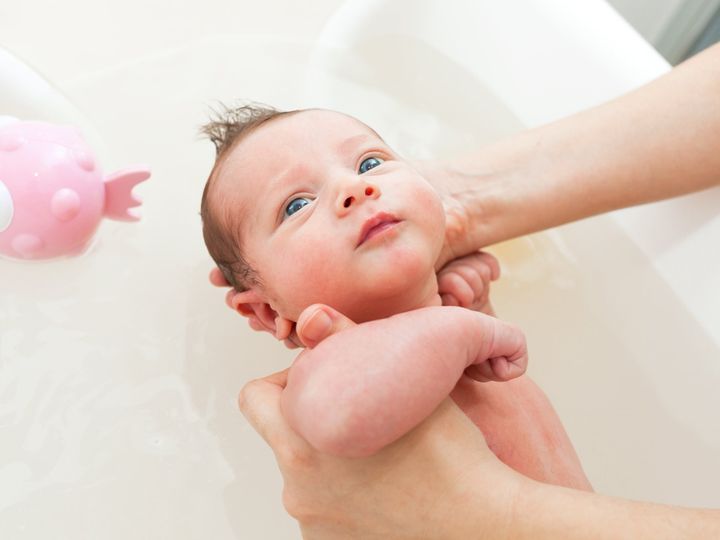 jak kąpać noworodka