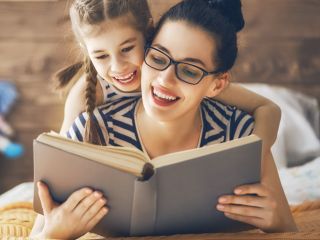 Najlepsze książki dla mamy. Propozycje na prezent