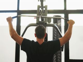 Jaki trening w domu? Na atlasie do ćwiczeń!