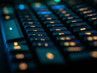 Jak wyczyścić klawiaturę w laptopie? Sposoby na wyczyszczenie klawiatury