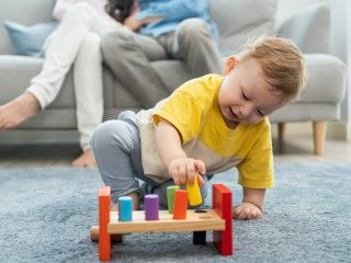 Zabawki Montessori dla niemowlaka. Jakie wybrać?