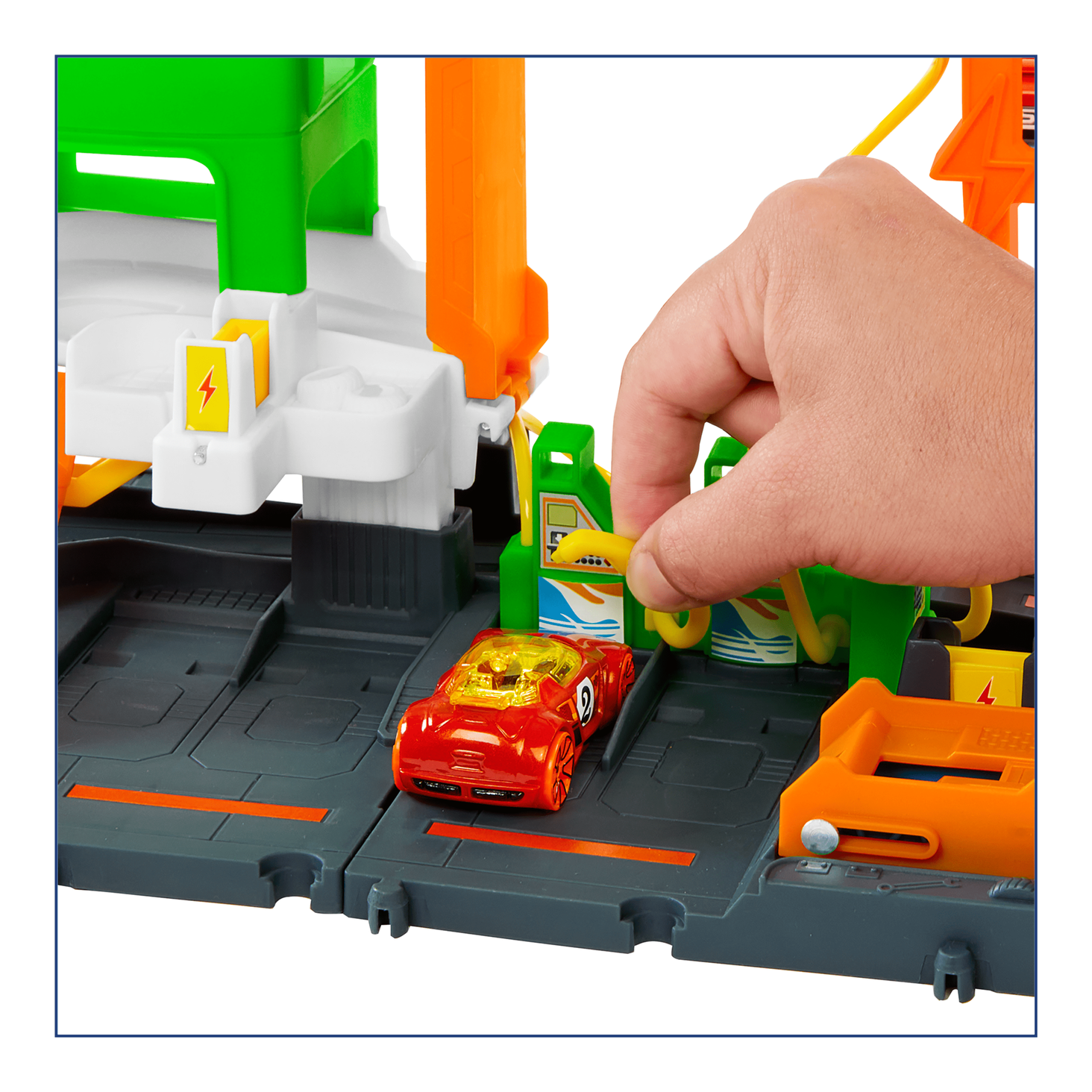 Hot Wheels City Superstacja ładowania samochodów 3