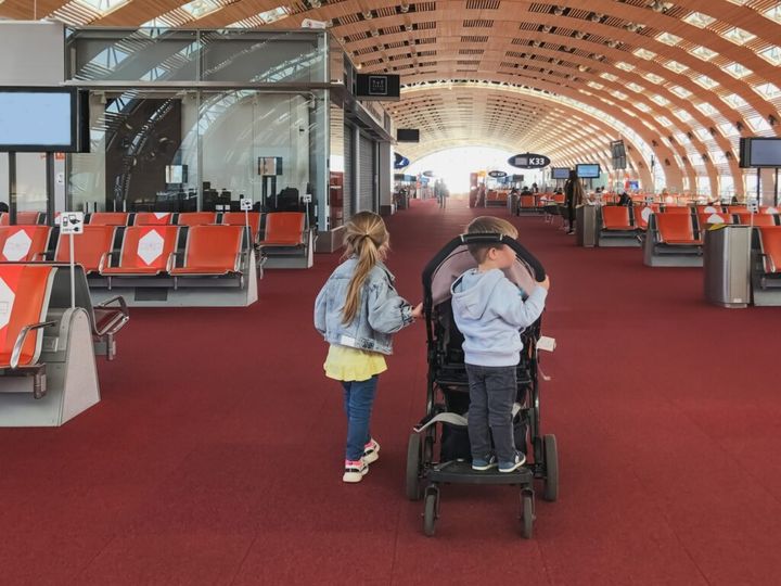 spacerówka do samolotu