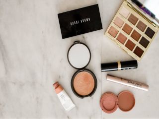 Jak nakładać bronzer? Jaki bronzer wybrać?