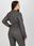 Szara marynarka plus size od garnituru z paskiem wiązanym - zdjęcie 4