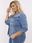 Niebieska jeansowa kurtka plus size z okrągłym dekoltem - zdjęcie 5
