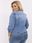 Niebieska jeansowa kurtka plus size z okrągłym dekoltem - zdjęcie 2