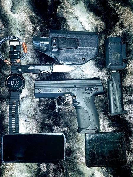 Byrna Pistolet Na Kule Gumowe I Pieprzowe Hd Black-Czarny Kal.68 Co2 8G Zestaw (Bk68300Blk) - zdjęcie 3 Byrna Pistolet Na Kule Gumowe I Pieprzowe Hd Black-Czarny Kal.68 Co2 8G Zestaw (Bk68300Blk)