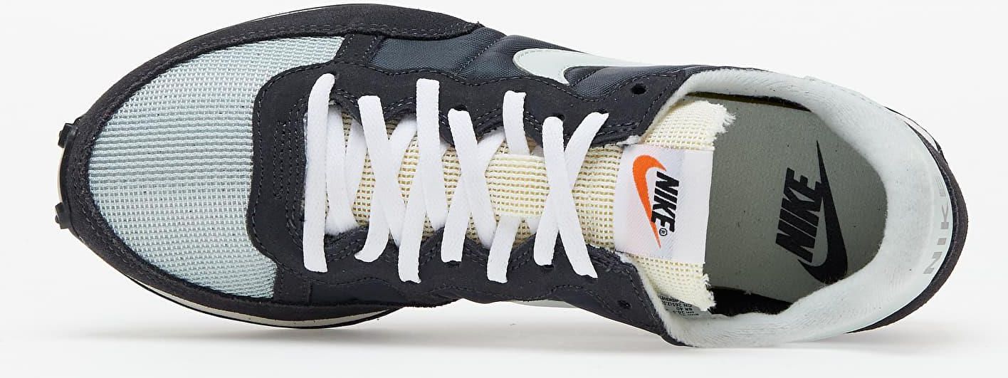 nike challenger trainers lt silver off noir dk smoke grey