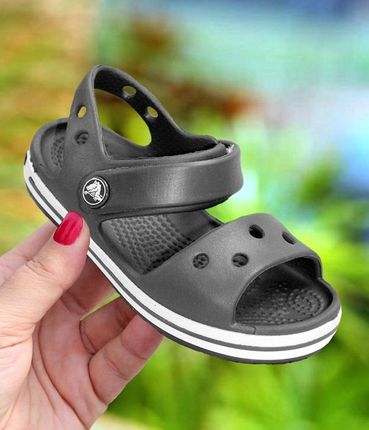 crocs sandaly 23