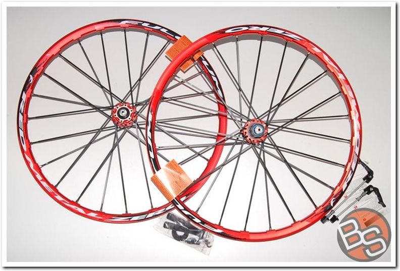 Koła FULCRUM Red Metal Zero DISC / czerwono-czarne / Center