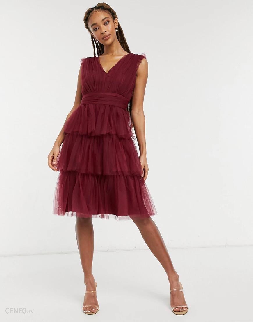 Chi Chi London – Broghan – Bordowa sukienka midi z tiulu z warstwowym dołem  i falbankami przy ramionach-Fioletowy - Ceny i opinie 