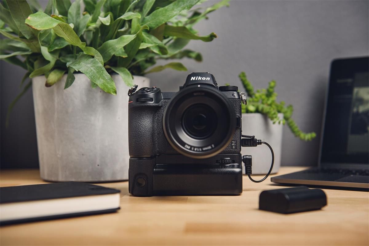 Battery grip NEWELL MB-N10 (Nikon Z6/Z7) - zdjęcie 7 Battery grip NEWELL MB-N10 (Nikon Z6/Z7)