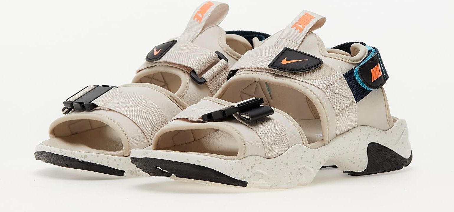 nike canyon desert sand