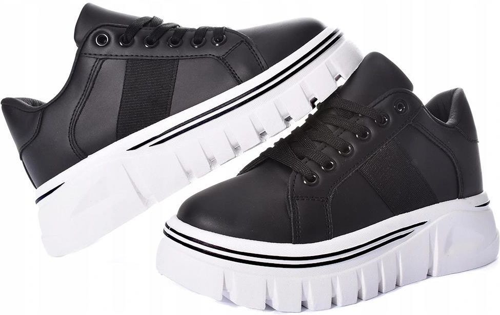 wysokie buty sportowe